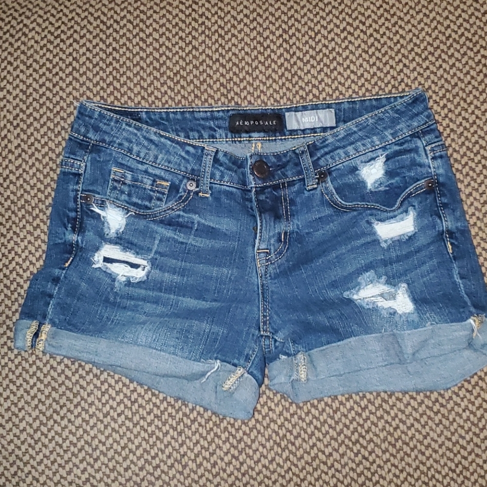 Aeropostale Midi distressed shorts